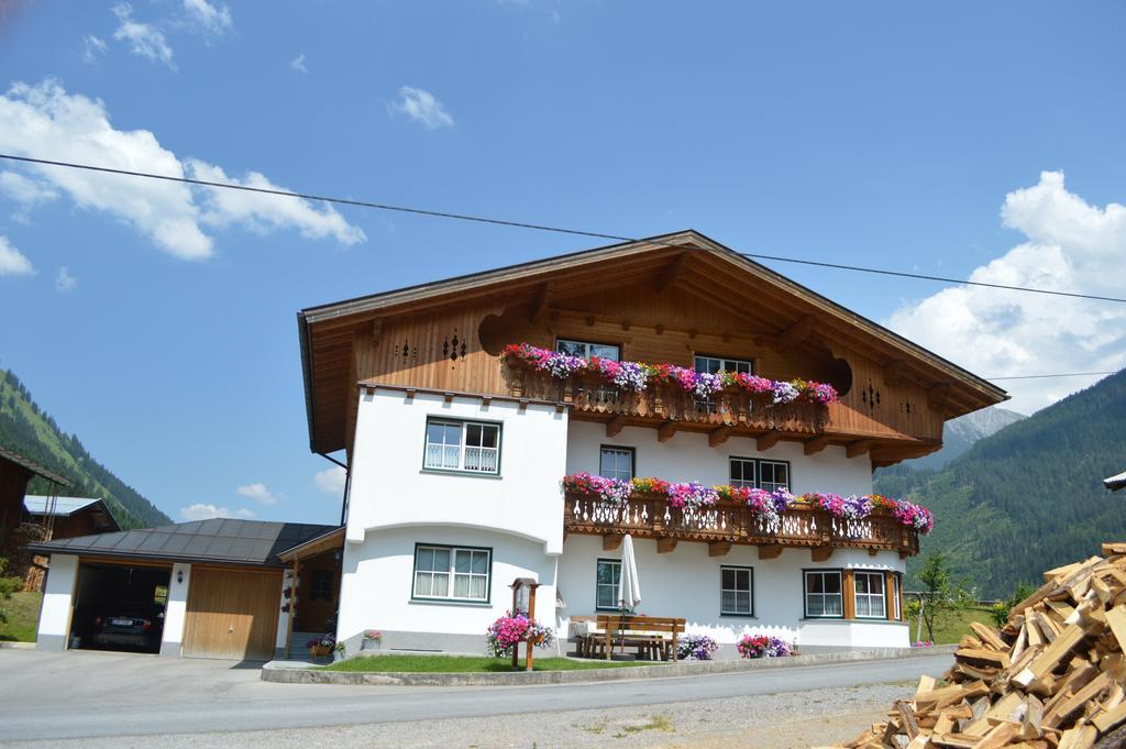 Apart Lorenz Haeselgehr Номер фото